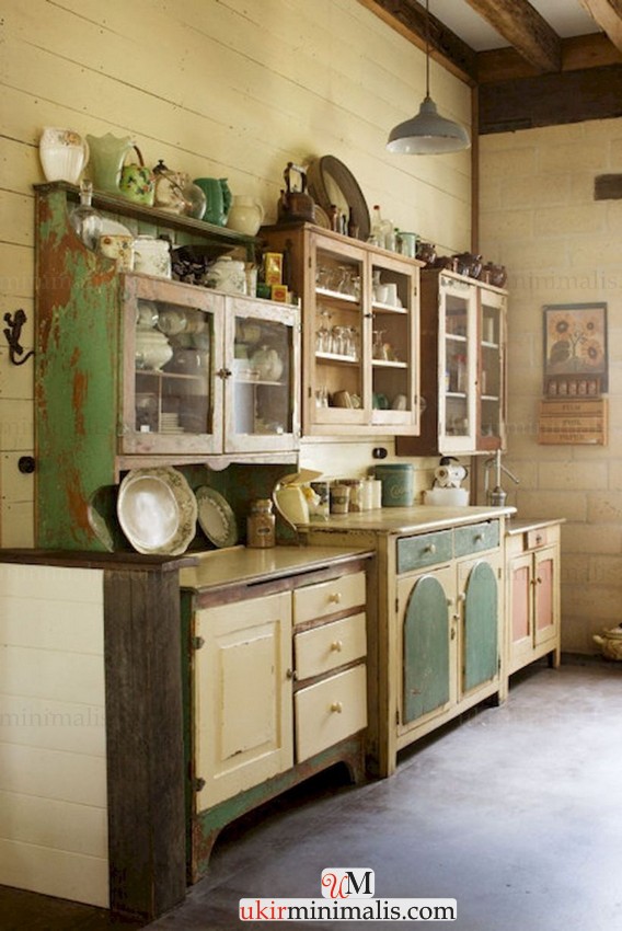 Lemari Dapur Vintage Klasik Zaman Dahulu